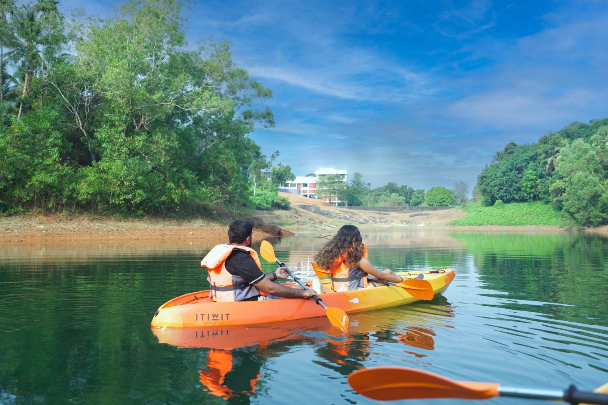 Готель Serene Aqua Hills Kozhikode Mennanyam Екстер'єр фото
