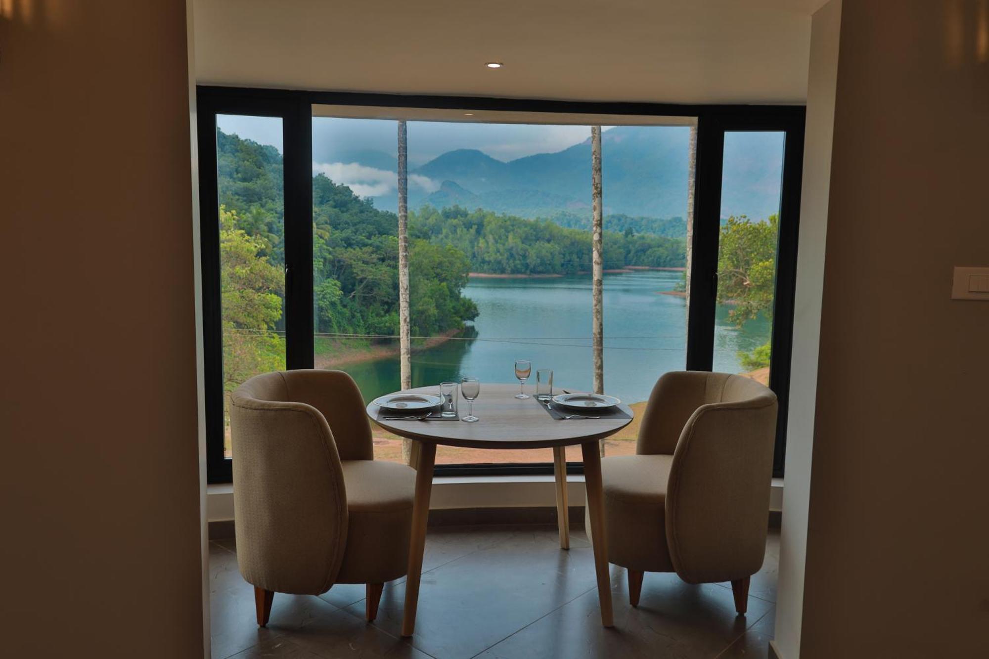 Готель Serene Aqua Hills Kozhikode Mennanyam Екстер'єр фото